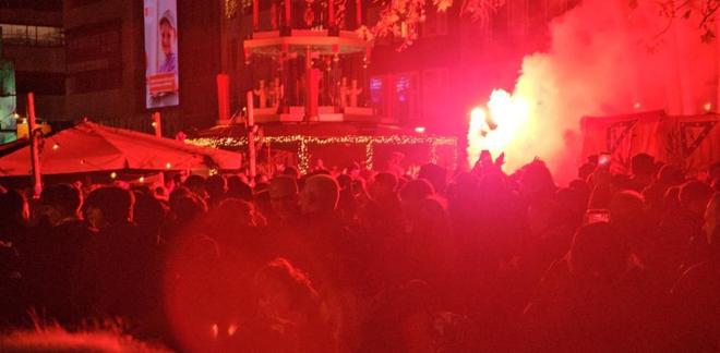 荷媒：两名PSV球迷因袭击马竞球迷被捕，受伤球迷已送医院