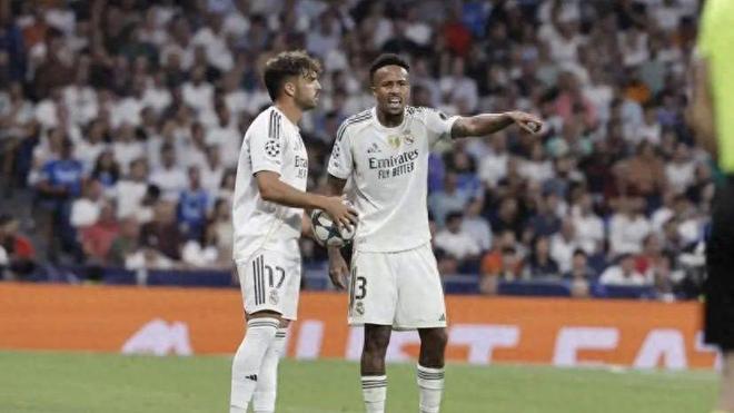 防线“拼图”难成形！皇马四个月换11套中卫组合，靠谁守住底线？