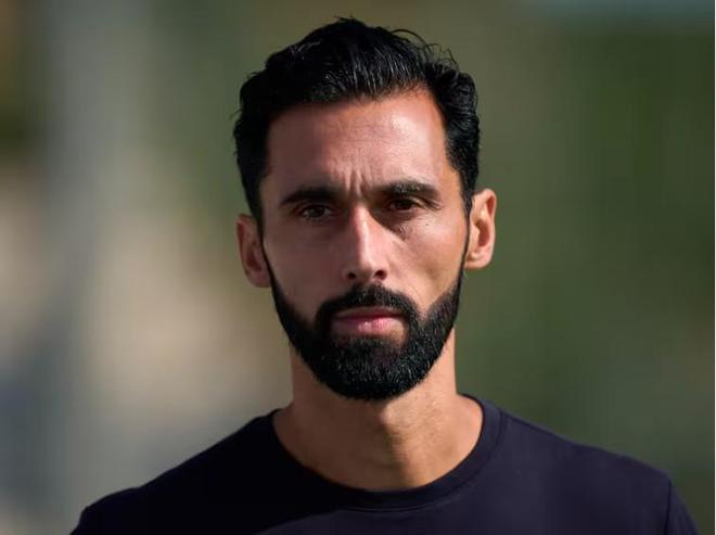 阿韦洛亚：俱乐部和我沟通接替阿隆索？没有，阿隆索很出色