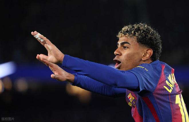 西甲最新积分战报 巴萨豪夺7连胜领先皇马7分 黑马赢球紧追马竞