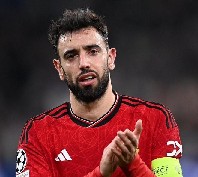 曼联转会地震：7000万甩卖费尔南德斯，梅努一心赴皇马