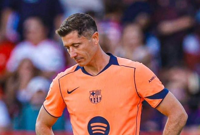 科贝：莱万已连续两轮西甲替补未登场，他对此并不满意