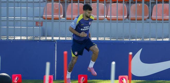 世体：巴埃纳已恢复跑动训练，但他不会冒险出战国王杯比赛