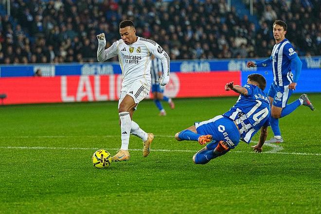 皇马2-1阿拉维斯 姆巴佩破门罗德里戈建功