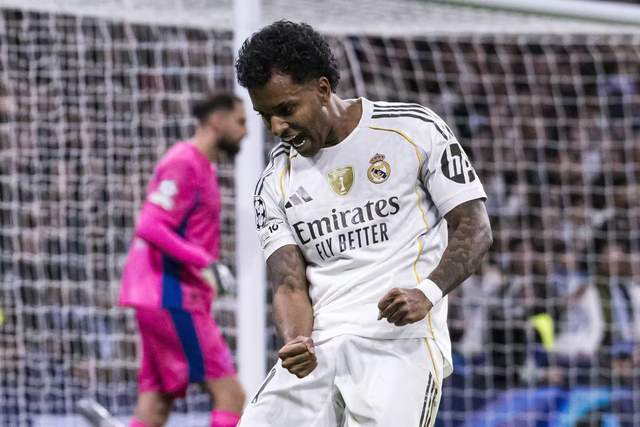 主裁判与皇马有过节？维尼休斯点球被黑，阿隆索赛后公开表达不满