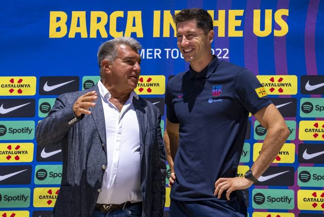 莱万续约巴萨现转机？经纪人密会拉波尔塔