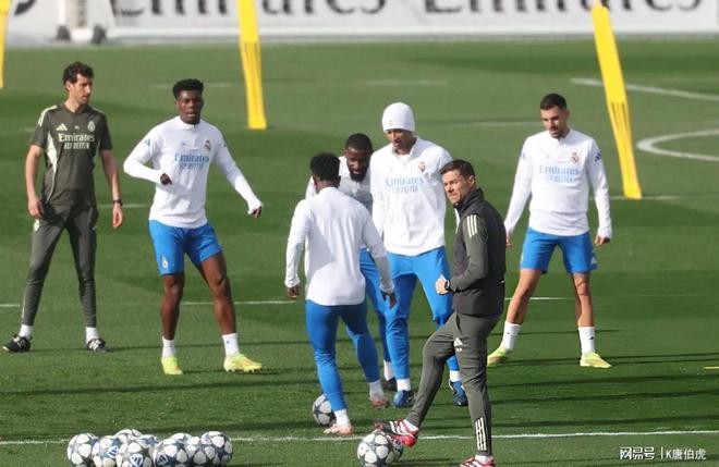 能力够但不适配：阿隆索必须挪位，重新历练才能找准位置