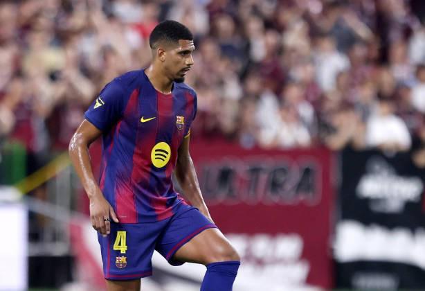 马卡：阿劳霍预计加泰德比复出，他将于12月29日回归训练