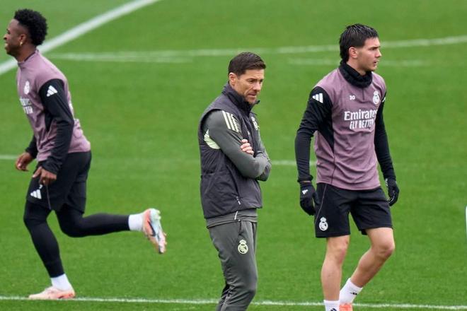 阿斯：皇馬預(yù)計(jì)國王杯大幅輪換；姆巴佩肌肉及膝蓋不適尚存