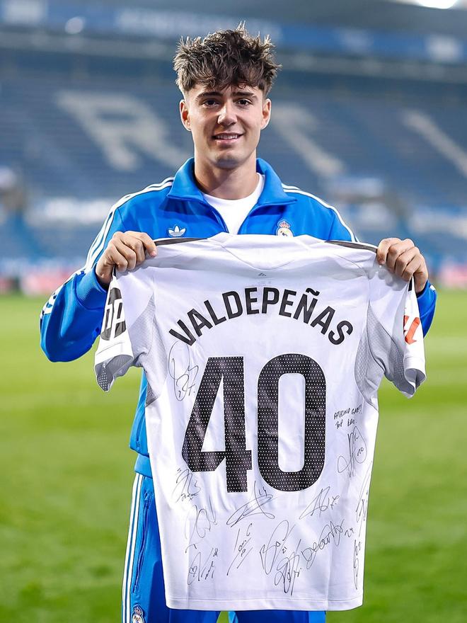 巴尔德佩尼亚斯谈皇马首秀：梦想成真，将把首秀球衣装裱纪念