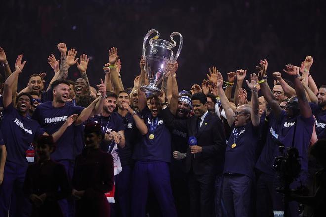 FIFA公布年度最佳阵：大巴黎6人！姆巴佩无缘+皇马1人入选引争议