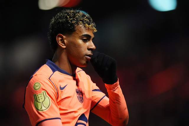 2-0！亚马尔送助攻，2亿超巨闪耀，拉什福德自我救赎，巴萨6连胜