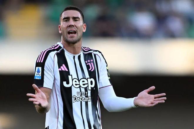 罗马诺丨随着球员合同即将到期，米兰重燃兴趣