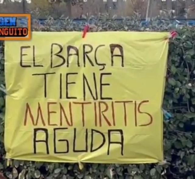 皇马球迷拉横幅回击拉波尔塔：巴萨有严重的撒谎症