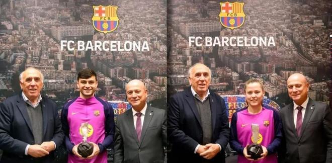 官方：佩德里与克劳迪娅-皮纳荣获24/25赛季巴塞罗那球员奖