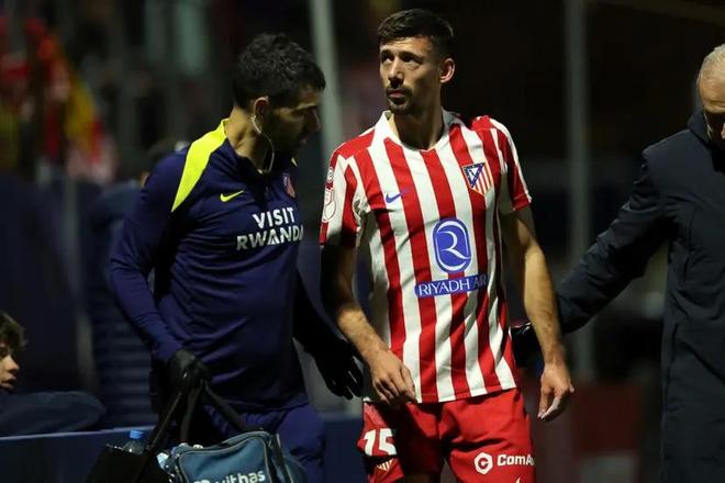 马卡：朗格莱内侧副韧带重度扭伤，缺阵时间不会少于2个月