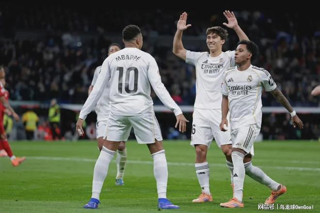 超级射手！西甲第1！一夜间追平C罗纪录，2亿巨星轰59球