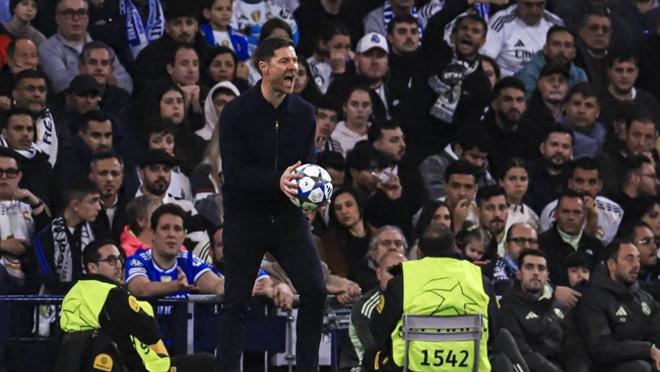 伯纳乌寒冬刺骨！2025收官战成皇马主帅阿隆索的“信任生死局”