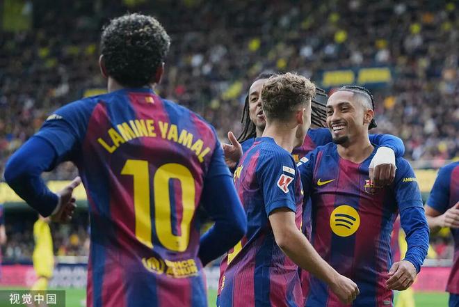 豪门综述：巴萨客场2比0凯旋继续领跑 维拉2比1曼联稳居前3