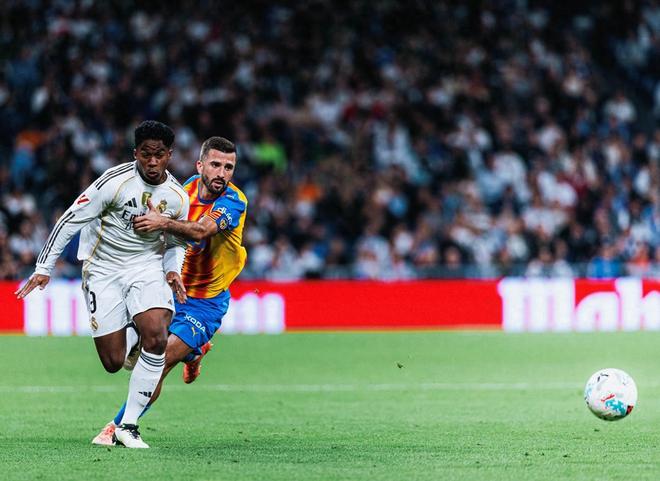 恩德里克租借加盟里昂，为争取世界杯名额远走法甲