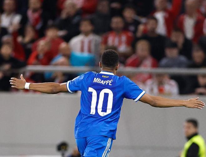 进球有错论！姆巴佩83场73球，年度59球追平C罗，被吐槽伤害皇马