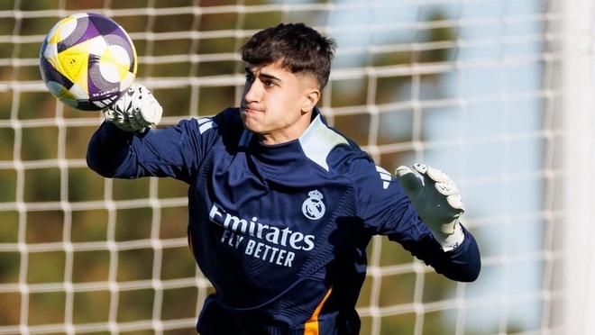 阿斯：皇马内部认为，青年A队门将哈维-纳瓦罗已达一线队水平