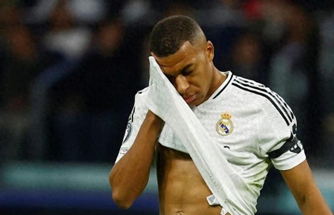 荣耀褪色，裂痕浮现——2025，皇马的迷失之年