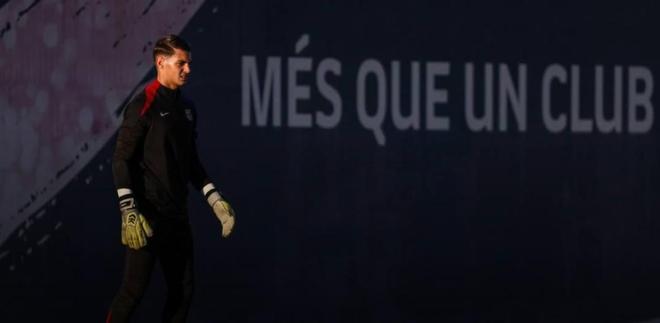 每体：巴萨外租门将雅各比什维利有望下赛季进入巴萨一线队