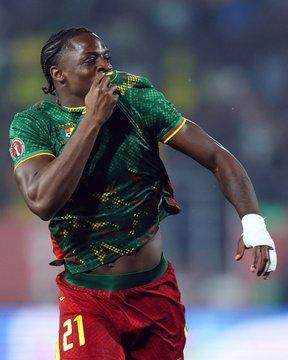 埃永闪击制造喀麦隆开门红，巴萨密切观察“新猎豹”