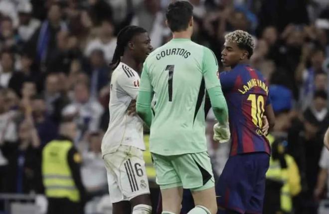 西甲在国家德比中测试VR眼镜观赛，近千名球迷实现了沉浸体验