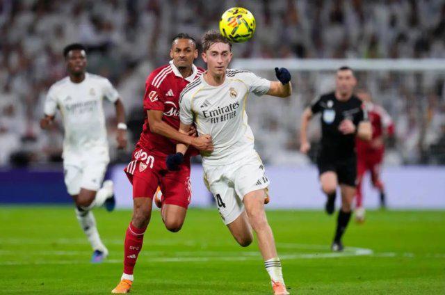 皇马天价后卫怀森为什么退步了？