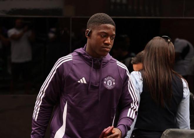 一日英超动向：曼联想要昔日狼队中场主力，格拉斯纳不再续约