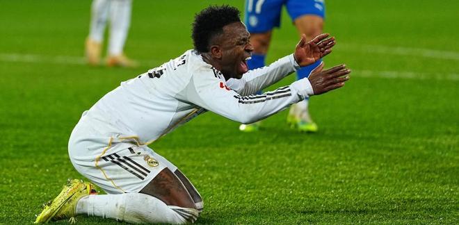 记者：目前转会市场上，没有哪位球员比维尼修斯更适合皇马