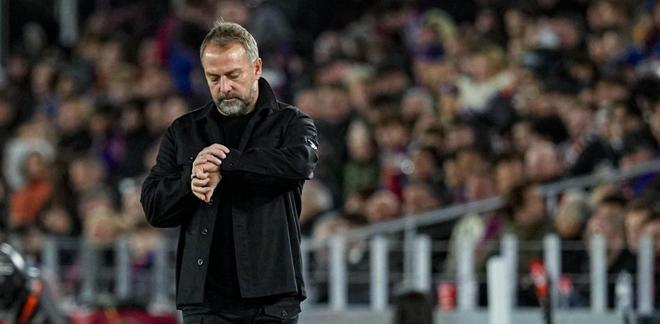 世体调查巴萨冬窗引援位置：40.6%受访者选中锋，中后卫20.3%