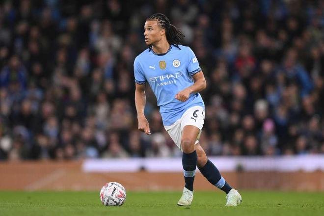 每体：巴萨想签下阿克必须至少报价2500万，球队补强选择有限