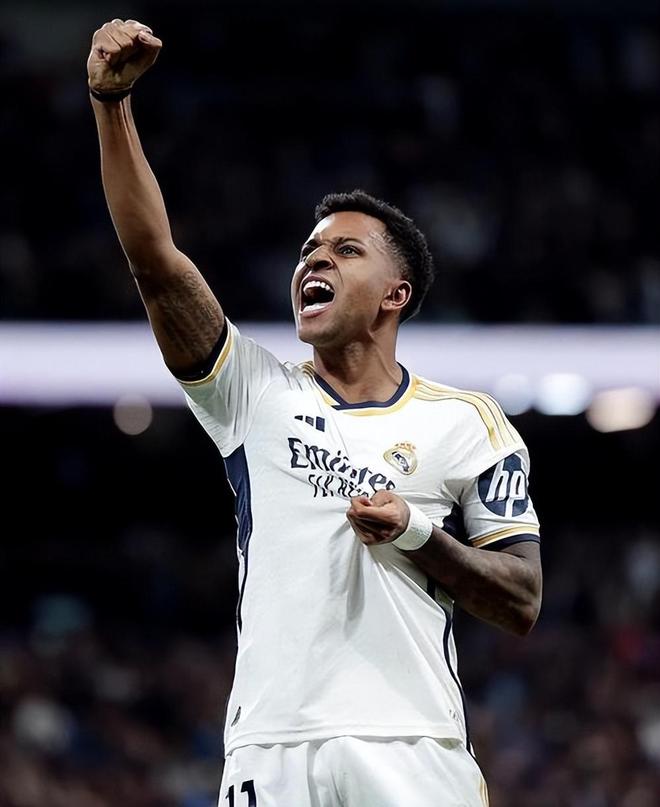 不信任之人反倒成了救星？皇马上演黑色幽默，阿隆索执教备受指责