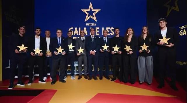 每体：加泰足协进行年度颁奖，巴萨共斩获六项大奖