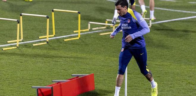 世体：希门尼斯全程参与马竞训练，尼古拉斯和朗格莱缺席训练