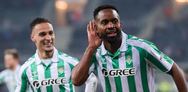 世体：巴坎布&里卡多与贝蒂斯合同今夏到期，或在冬窗提前离队