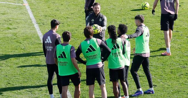 阿斯：对阵贝蒂斯不会威胁到阿隆索的帅位，除非出现大崩盘