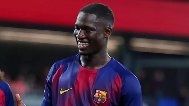 每体：巴萨将在1月5-11日决定是否续约或放走马马杜-法尔