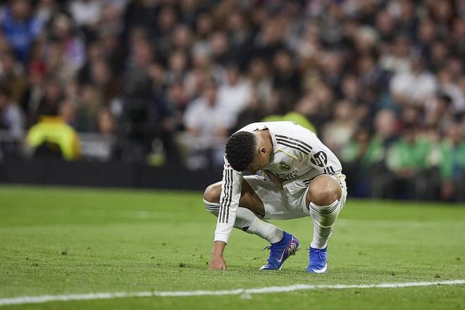 伤缺3周！曝姆巴佩瞒伤踢满3场+只为破C罗纪录 球迷怒喷：私心重