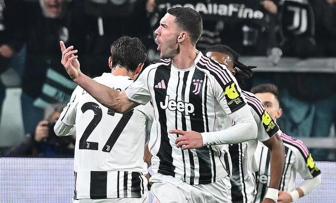 米体：巴萨希望让弗拉霍维奇接班莱万，拜仁米兰同样有意