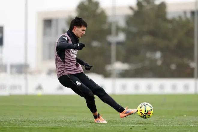 马卡：阿隆索和马斯坦托诺进行了沟通，为他制定竞技规划