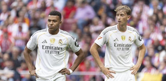 世体：赫伊森没参与今日球队合练，而是留在健身房单独训练