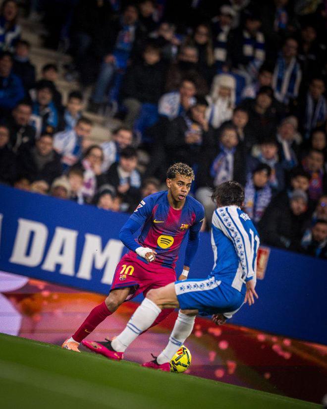 2:0！门神多次神扑+莱万破球荒 巴萨4分钟2球赢下德比 甩皇马7分