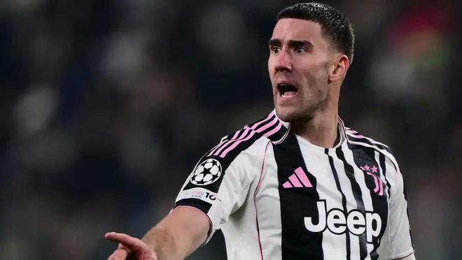 每体：巴萨对DV9自由身加盟态度乐观，达成协议具备现实基础