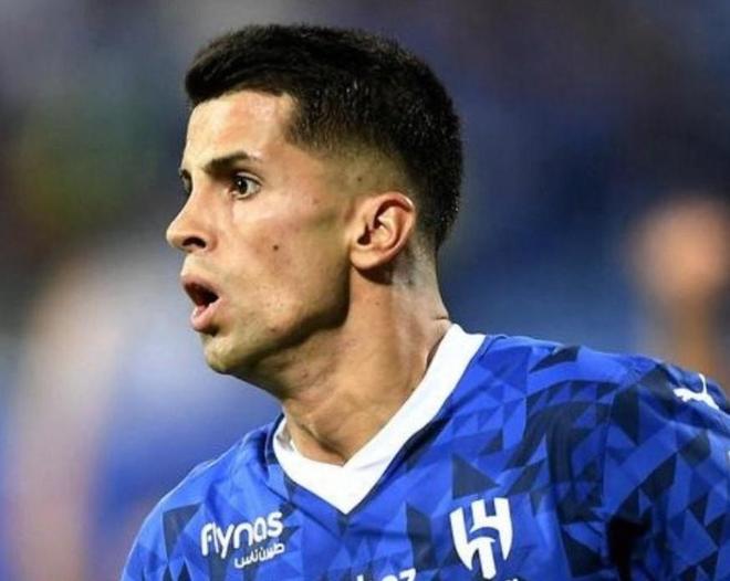 跟队：坎塞洛告知国米巴萨承诺要签他，因此他会先等巴萨行动