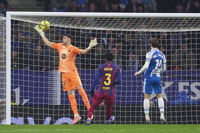 2500万超值？4万球迷骂声中，新援6次神扑拯救巴萨！弑旧主获MVP