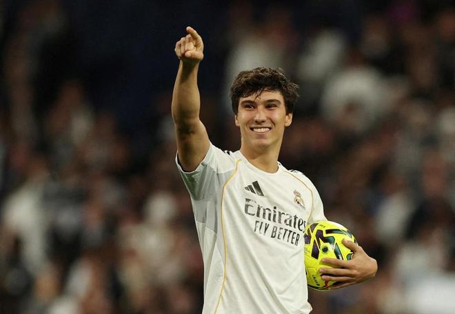 龙塞罗：7万多球迷为贡萨洛起立鼓掌，皇马的青训制造从未停止